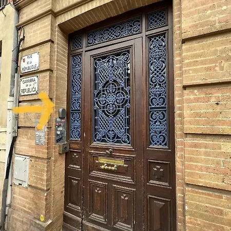 Toulouse : Studio Equipe Au Coeur De St-Cyprien Exterior photo